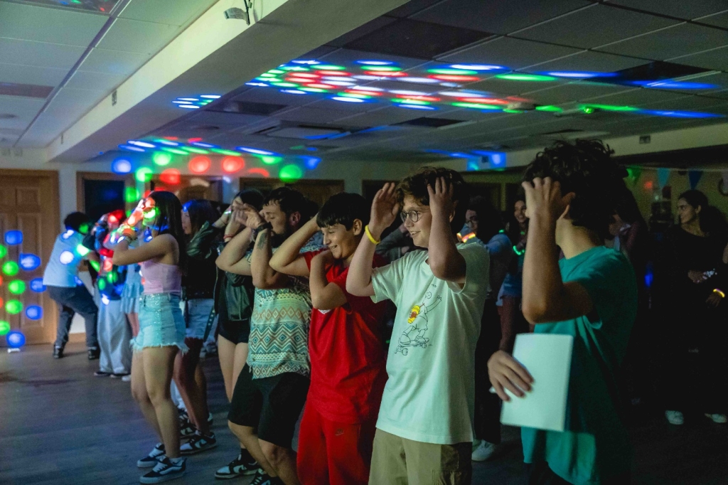 Village Camps International Summer Camp England 2024-07-27 https://www.villagecamps.com/journals_admin/images/2720-1449-Village_Camps_York_day10_170.jpg