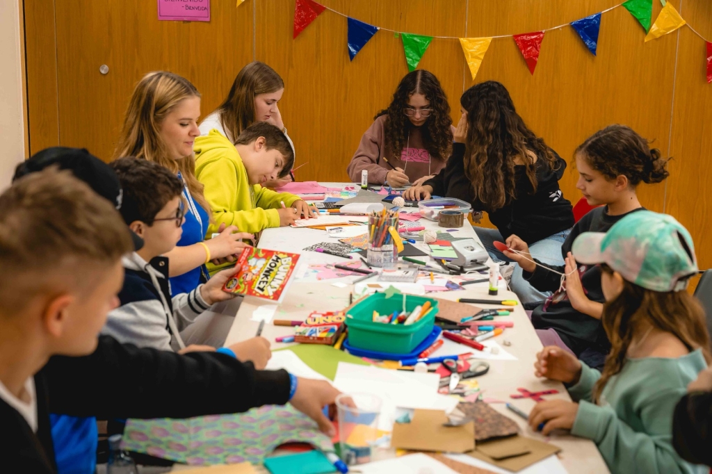 Village Camps International Summer Camp England 2024-07-27 https://www.villagecamps.com/journals_admin/images/2764-7490-Village_Camps_York_day10_35.jpg