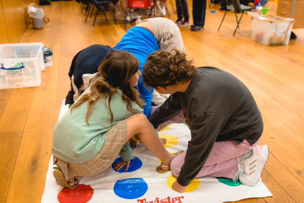 Village Camps International Summer Camp England 2024-07-27 https://www.villagecamps.com/journals_admin/images/2764-7502-Village_Camps_York_day10_44.jpg