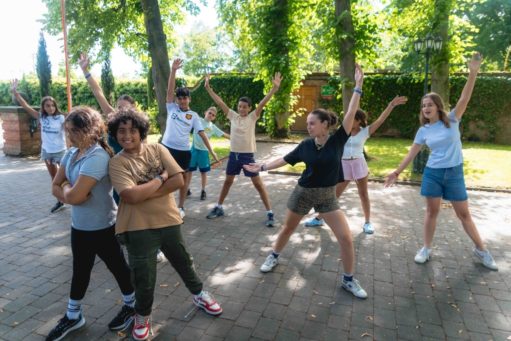 Village Camps International Summer Camp England 2024-07-27 https://www.villagecamps.com/journals_admin/images/2768-5142-Village_Camps_York_day10_41.jpg