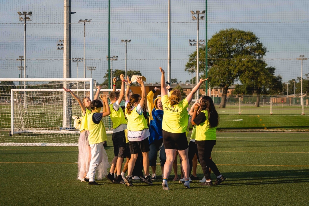 Village Camps International Summer Camp England 2024-07-27 https://www.villagecamps.com/journals_admin/images/2769-4730-Village_Camps_York_day10_181.jpg