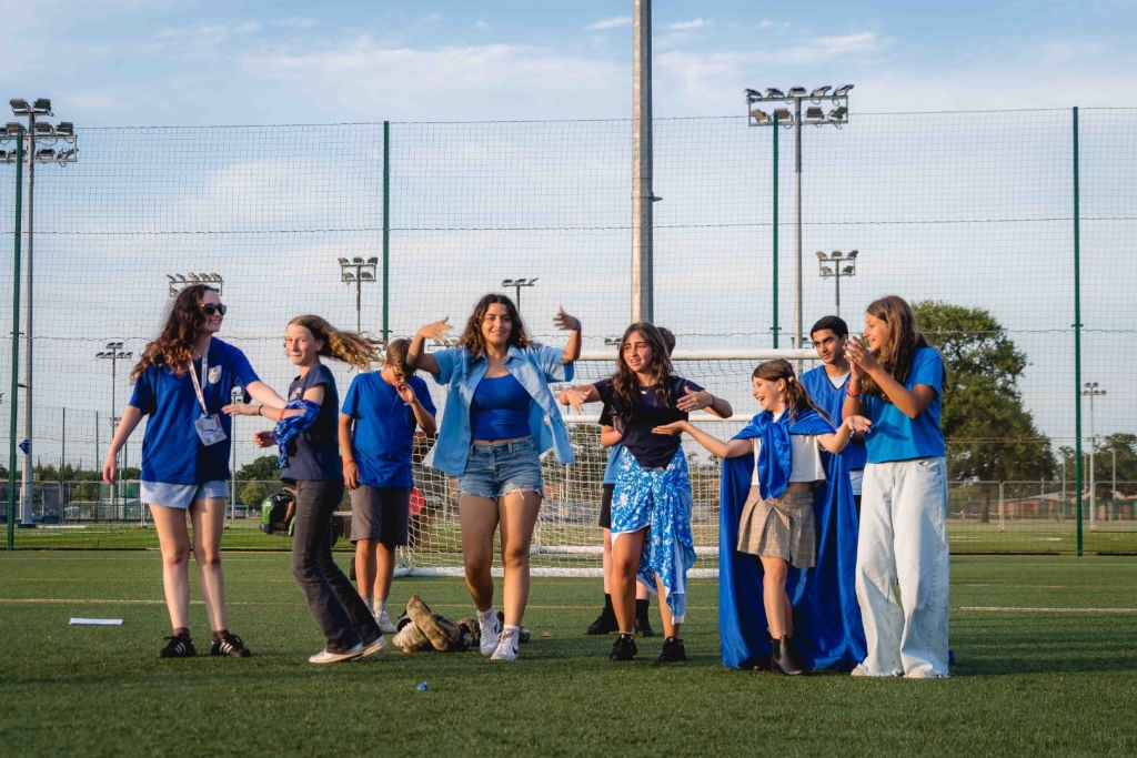 Village Camps International Summer Camp England 2024-07-27 https://www.villagecamps.com/journals_admin/images/2769-4732-Village_Camps_York_day10_195.jpg