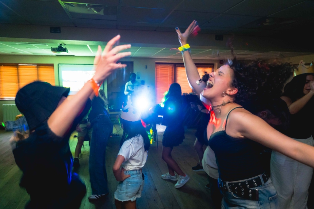 Village Camps International Summer Camp England 2024-07-27 https://www.villagecamps.com/journals_admin/images/2776-2680-_DSC8863.jpg