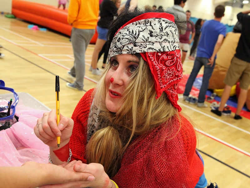 Village Camps International Summer Camp England 2024-07-27 https://www.villagecamps.com/journals_admin/images/720-34-york-020713-056.jpg