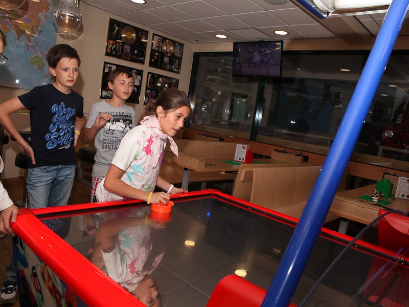 Village Camps International Summer Camp England 2024-07-27 https://www.villagecamps.com/journals_admin/images/727-34-york-080713-097.jpg