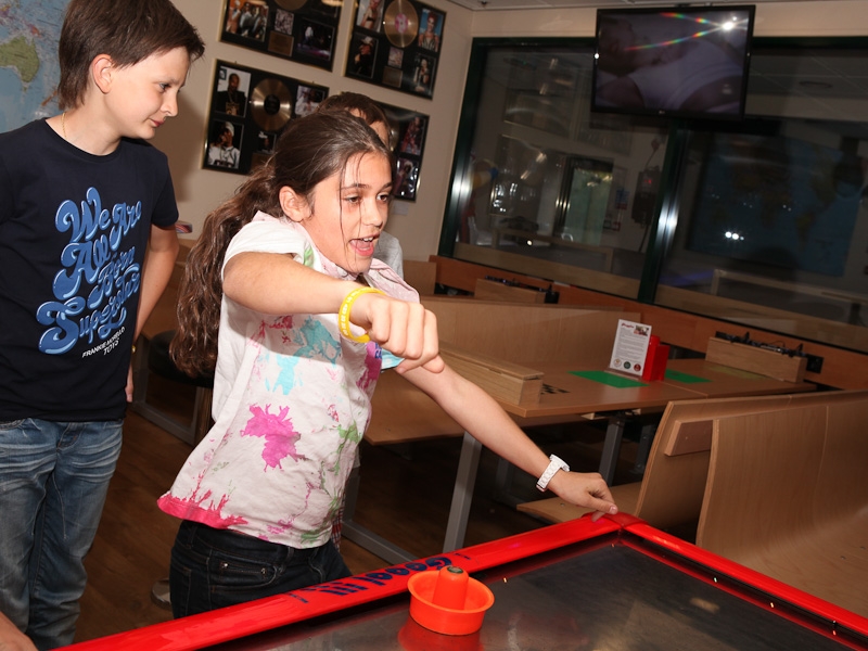 Village Camps International Summer Camp England 2024-07-27 https://www.villagecamps.com/journals_admin/images/727-34-york-080713-099.jpg