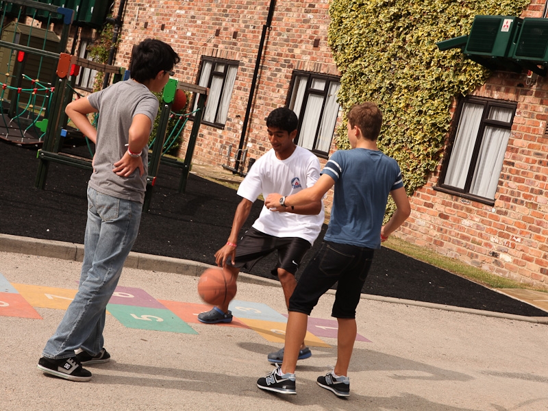 Village Camps International Summer Camp England 2024-07-27 https://www.villagecamps.com/journals_admin/images/749-34-untitled-28.jpg