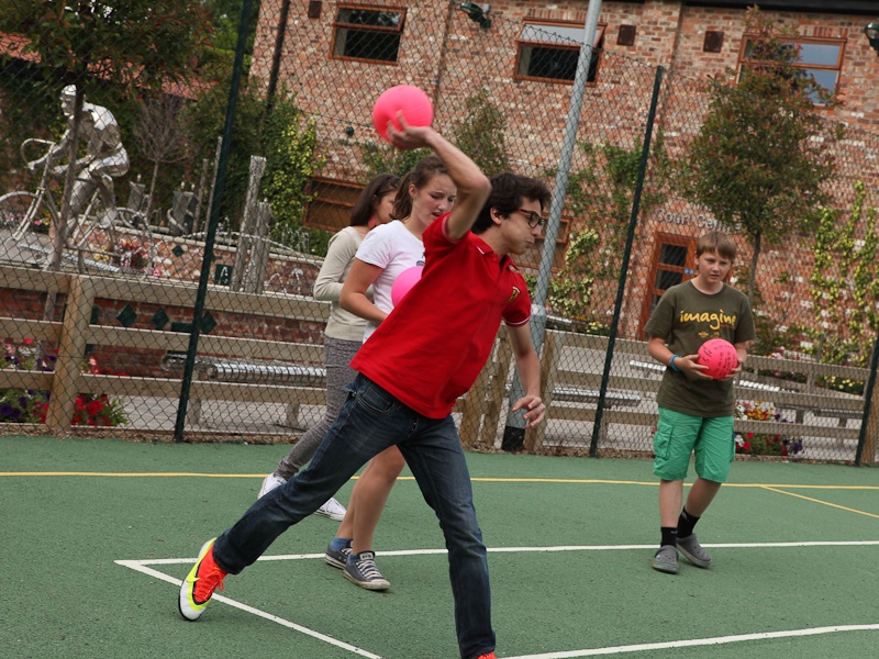 Village Camps International Summer Camp England 2024-07-27 https://www.villagecamps.com/journals_admin/images/759-34-z-55.jpg