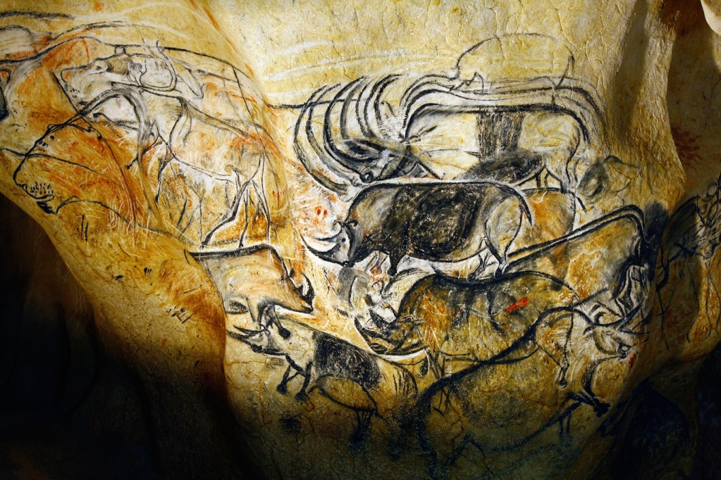 Village Camps International Summer Camp Ard&egrave;che, France 2019-07-26 https://www.villagecamps.com/journals_admin/images/1483-1355-les-rhinoceros-tres-presents-dans-la-fersque-des-lions-de-la-caverne-du-pont-darc-c-sycpa-sebastien-gayet.jpg