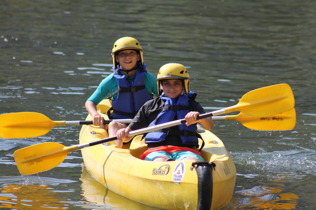 Village Camps International Summer Camp Ard&egrave;che, France 2019-07-26 https://www.villagecamps.com/journals_admin/images/2155-7681-Paddle7.jpg