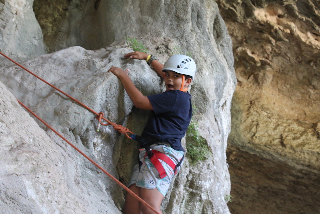 Village Camps International Summer Camp Ard&egrave;che, France 2019-07-26 https://www.villagecamps.com/journals_admin/images/2155-7713-Climbing7.jpg