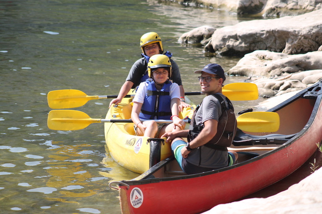 Village Camps International Summer Camp Ard&egrave;che, France 2019-07-26 https://www.villagecamps.com/journals_admin/images/2155-7829-Paddle9.jpg