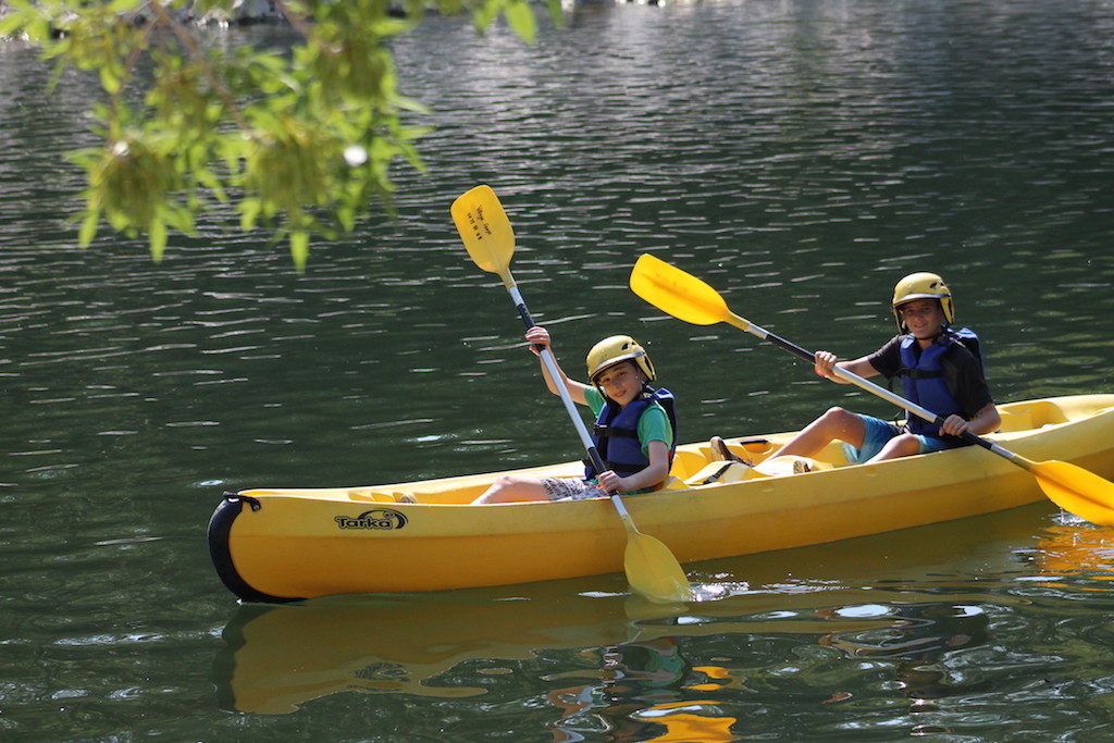 Village Camps International Summer Camp Ard&egrave;che, France 2019-07-26 https://www.villagecamps.com/journals_admin/images/2155-7834-Paddle4.jpg