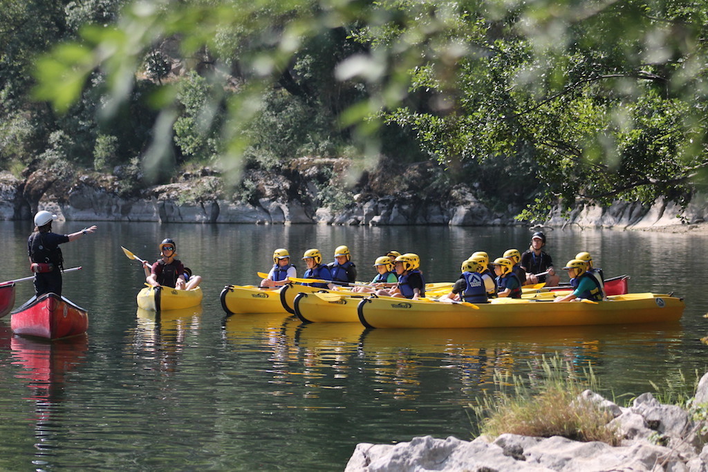 Village Camps International Summer Camp Ard&egrave;che, France 2019-07-26 https://www.villagecamps.com/journals_admin/images/2155-7846-Paddle11.jpg
