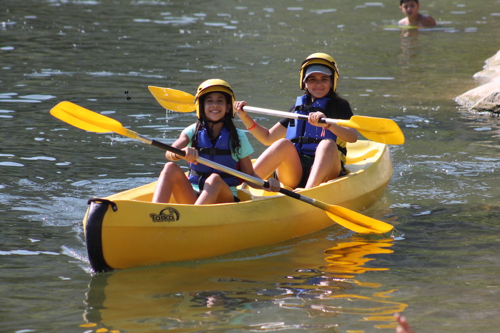 Village Camps International Summer Camp Ard&egrave;che, France 2019-07-26 https://www.villagecamps.com/journals_admin/images/2155-7860-Paddle8.jpg