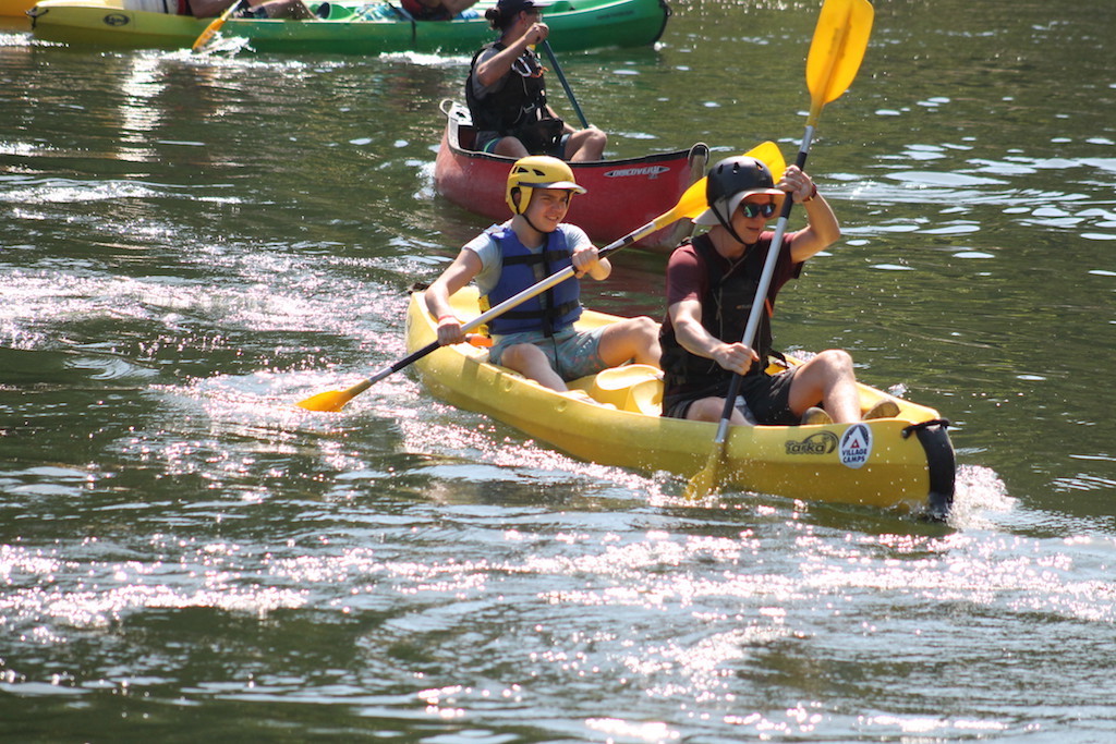 Village Camps International Summer Camp Ard&egrave;che, France 2019-07-26 https://www.villagecamps.com/journals_admin/images/2155-7863-Paddle12.jpg
