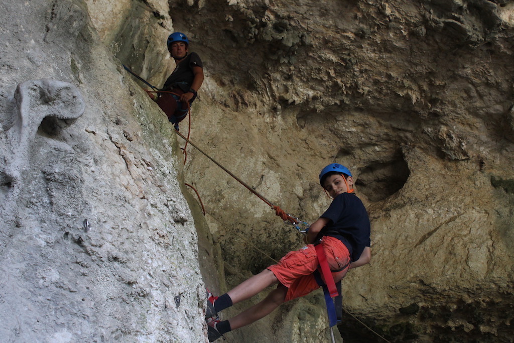 Village Camps International Summer Camp Ard&egrave;che, France 2019-07-26 https://www.villagecamps.com/journals_admin/images/2155-7887-Climbing5.jpg