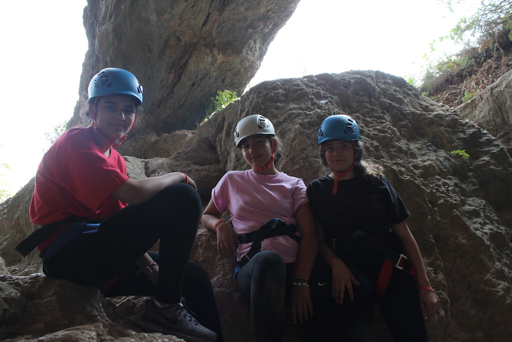 Village Camps International Summer Camp Ard&egrave;che, France 2019-07-26 https://www.villagecamps.com/journals_admin/images/2156-4713-Climb014.jpg