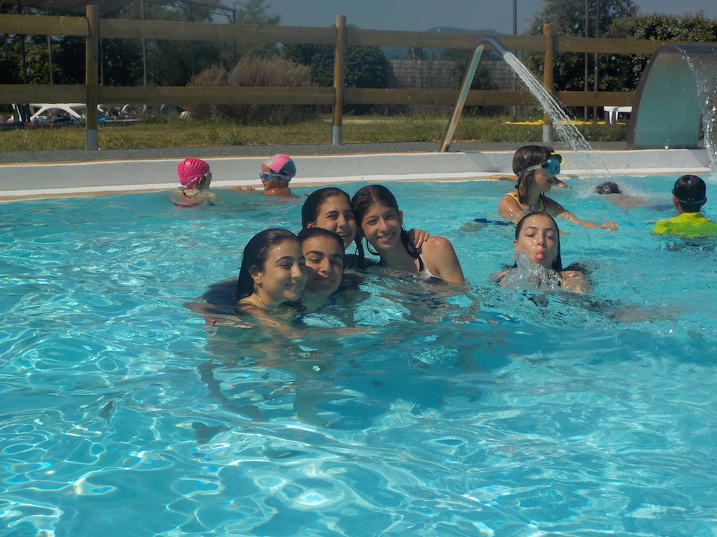 Village Camps International Summer Camp Ard&egrave;che, France 2019-07-26 https://www.villagecamps.com/journals_admin/images/2156-5329-Swim16.jpg