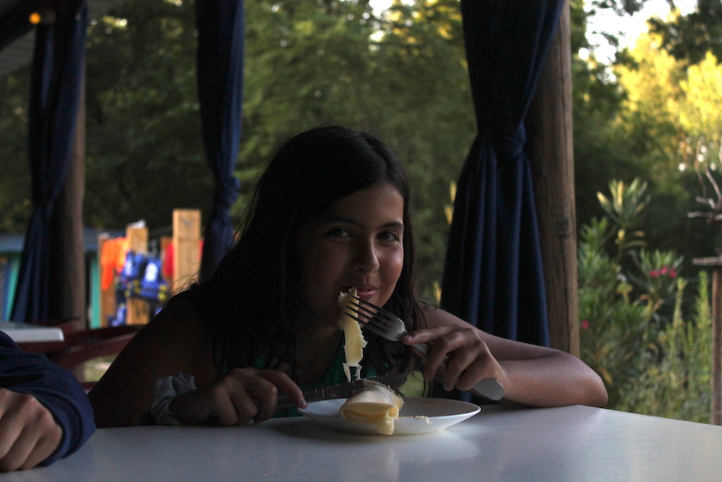 Village Camps International Summer Camp Ard&egrave;che, France 2019-07-26 https://www.villagecamps.com/journals_admin/images/2158-7624-Crepe4.jpg