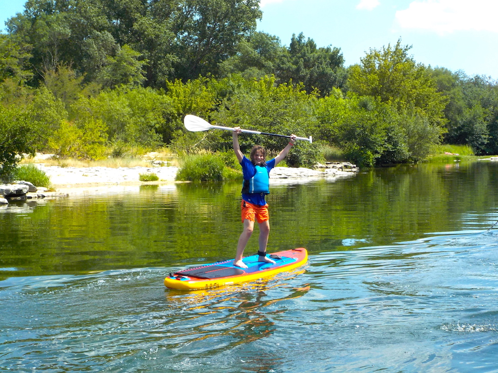 Village Camps International Summer Camp Ard&egrave;che, France 2019-07-26 https://www.villagecamps.com/journals_admin/images/2158-7747-SUP3.jpg