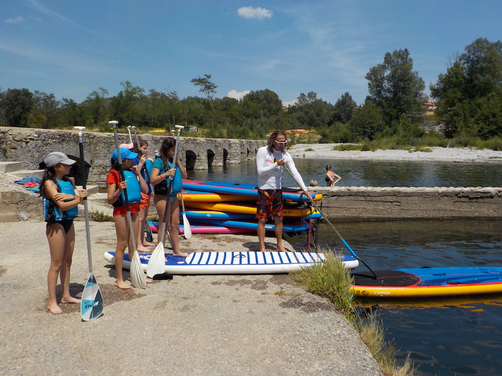 Village Camps International Summer Camp Ard&egrave;che, France 2019-07-26 https://www.villagecamps.com/journals_admin/images/2158-7803-SUP9.jpg