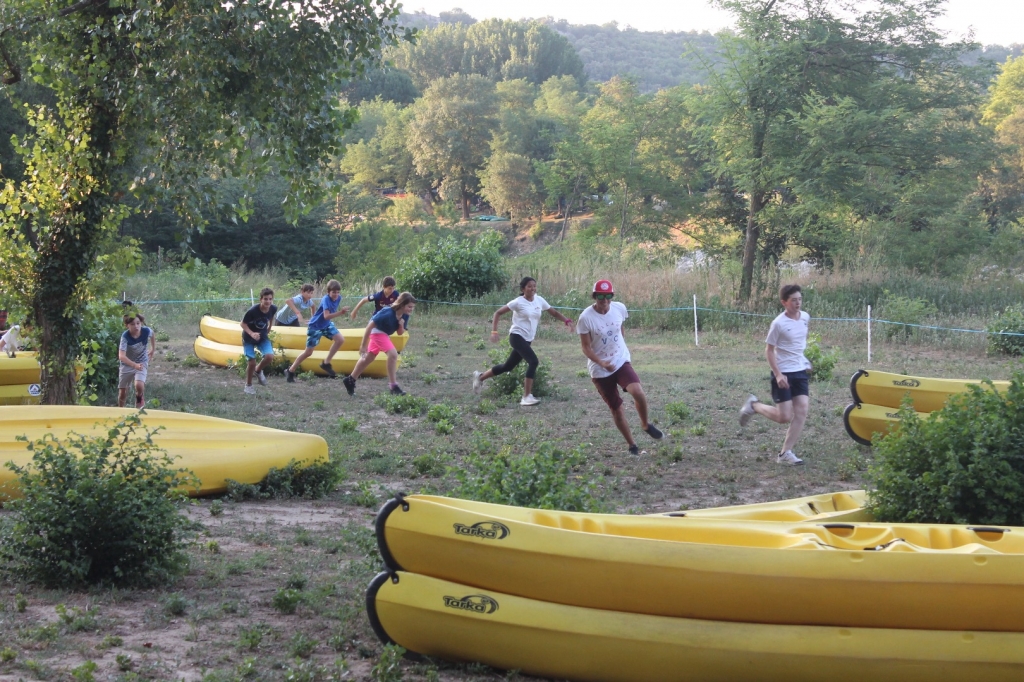 Village Camps International Summer Camp Ard&egrave;che, France 2019-07-26 https://www.villagecamps.com/journals_admin/images/2161-2589-CanoeComando3.jpg