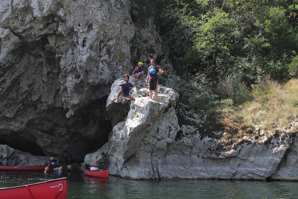 Village Camps International Summer Camp Ard&egrave;che, France 2019-07-26 https://www.villagecamps.com/journals_admin/images/2162-2240-Jump8.jpg
