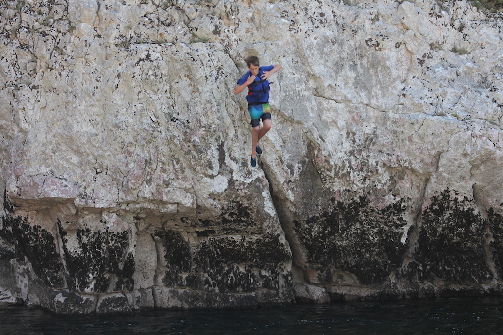 Village Camps International Summer Camp Ard&egrave;che, France 2019-07-26 https://www.villagecamps.com/journals_admin/images/2165-6391-GDJump3.jpg