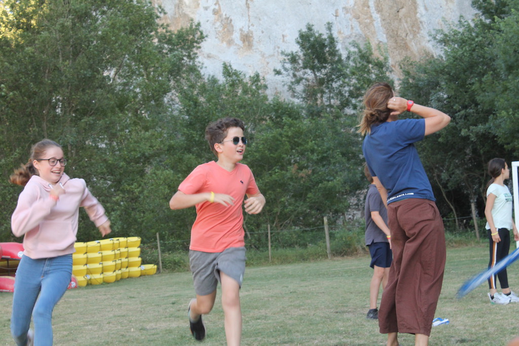 Village Camps International Summer Camp Ard&egrave;che, France 2019-07-26 https://www.villagecamps.com/journals_admin/images/2224-0129-FieldGame10.jpg