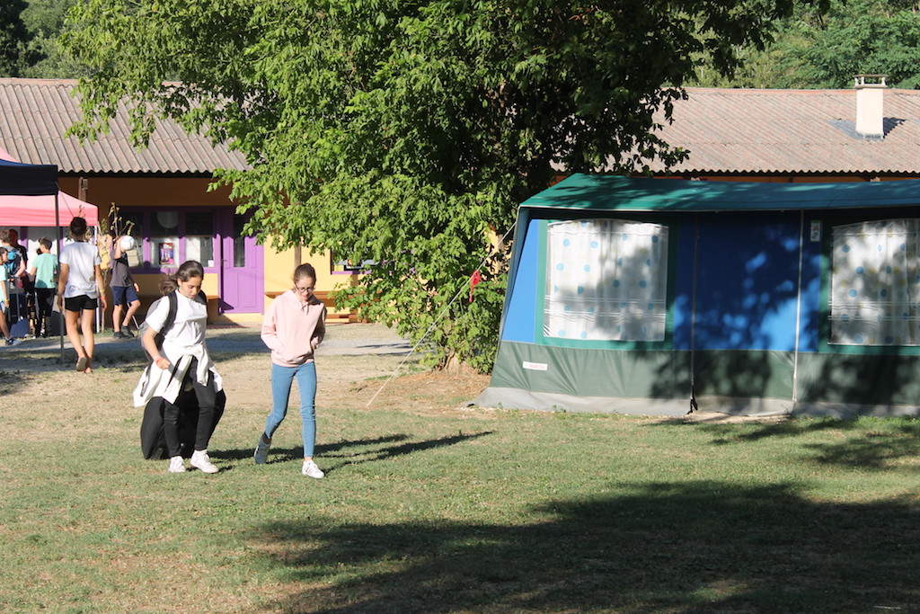 Village Camps International Summer Camp Ard&egrave;che, France 2019-07-26 https://www.villagecamps.com/journals_admin/images/2224-0165-MoveIn12.jpg