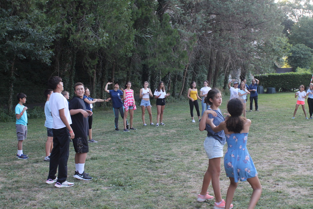 Village Camps International Summer Camp Ard&egrave;che, France 2019-07-26 https://www.villagecamps.com/journals_admin/images/2224-0188-FieldGame1.jpg