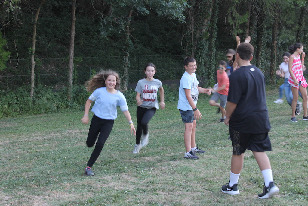 Village Camps International Summer Camp Ardèche, France 2019-07-26 https://www.villagecamps.com/journals_admin/images/2224-0196-FieldGame3.jpg