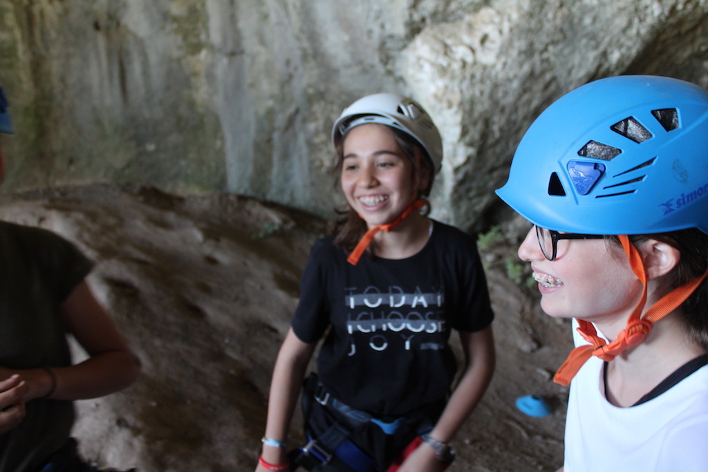 Village Camps International Summer Camp Ard&egrave;che, France 2019-07-26 https://www.villagecamps.com/journals_admin/images/2226-9831-R1Climb14.jpg