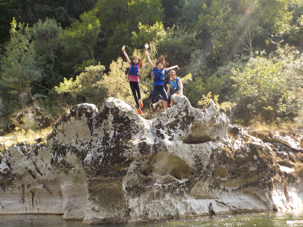 Village Camps International Summer Camp Ard&egrave;che, France 2019-07-26 https://www.villagecamps.com/journals_admin/images/2234-3432-1RockJump8.jpg