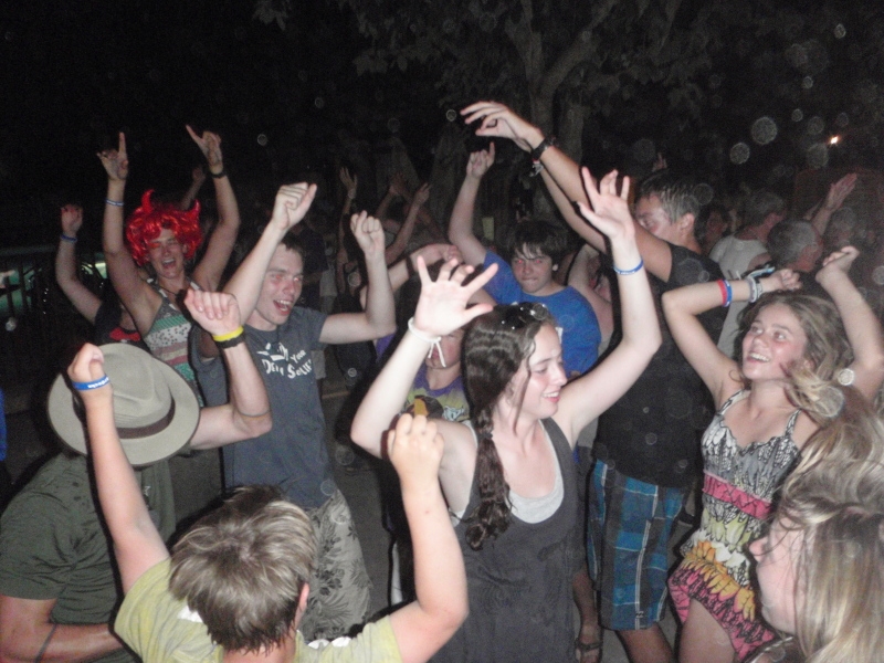 Village Camps International Summer Camp Ard&egrave;che, France 2019-07-26 https://www.villagecamps.com/journals_admin/images/25-17-Disco!.jpg