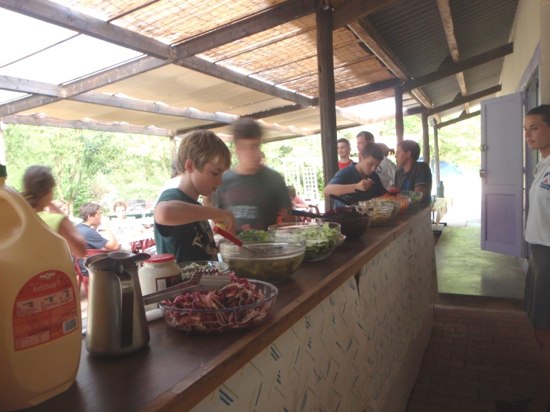 Village Camps International Summer Camp Ard&egrave;che, France 2019-07-26 https://www.villagecamps.com/journals_admin/images/65-22-Dinner.jpg