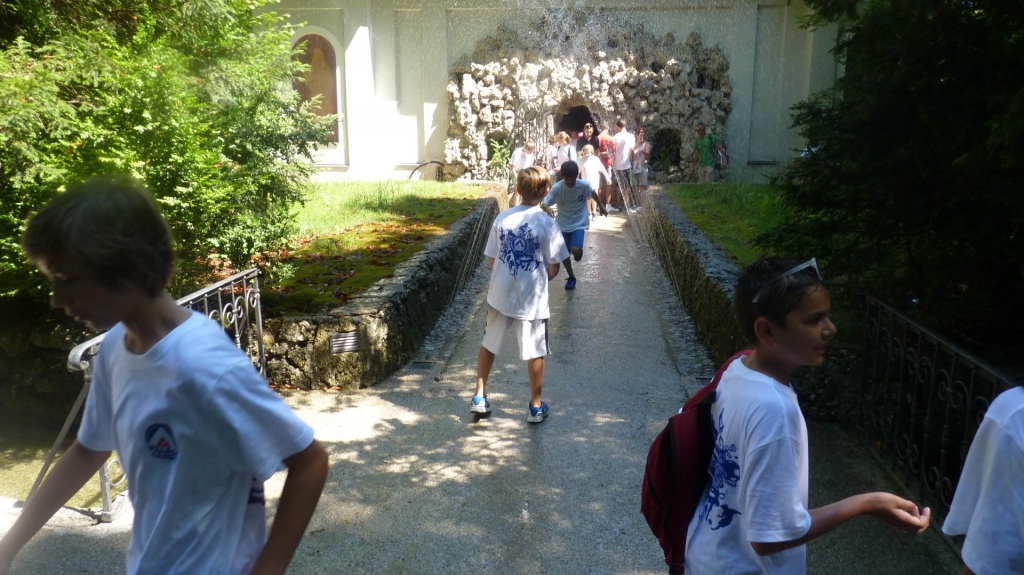 Village Camps International Summer Camp Zell am See, Austria 2025-07-26 https://www.villagecamps.com/journals_admin/images/1379-9109-P1090651.jpg