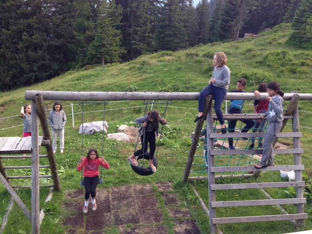 Village Camps International Summer Camp Zell am See, Austria 2025-07-26 https://www.villagecamps.com/journals_admin/images/1528-9489-img_3749.jpg