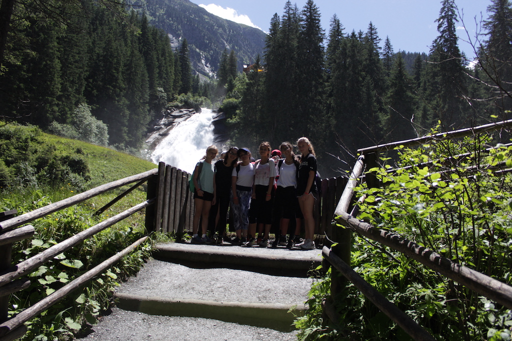 Village Camps International Summer Camp Zell am See, Austria 2025-07-26 https://www.villagecamps.com/journals_admin/images/1759-2415-IMG_7225.jpg
