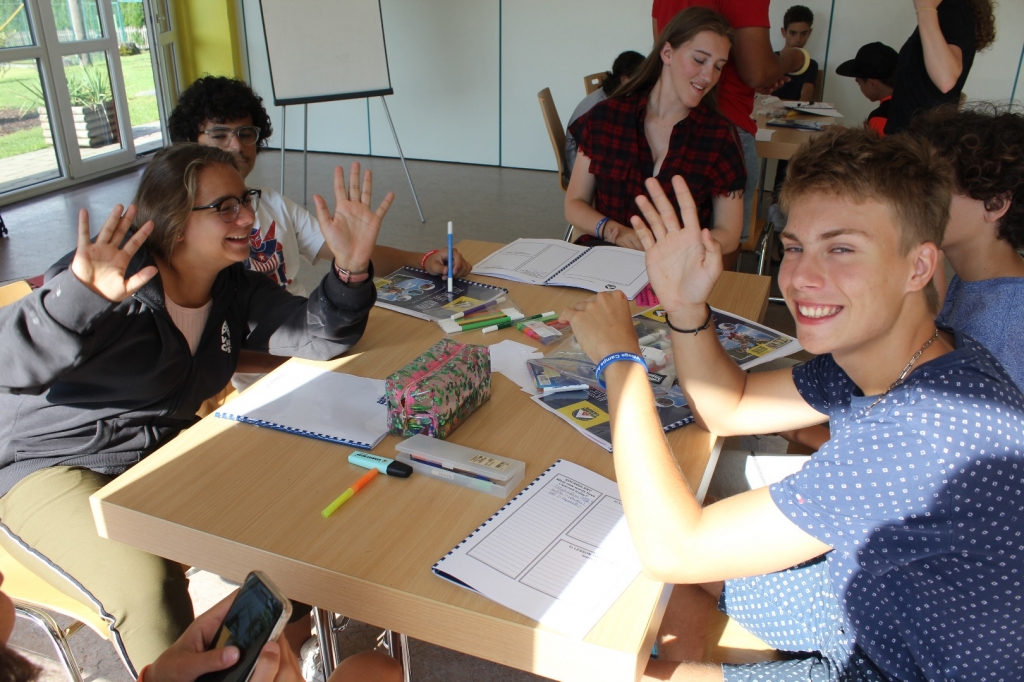 Village Camps International Summer Camp Zell am See, Austria 2025-07-26 https://www.villagecamps.com/journals_admin/images/2042-8595-IMG_8841.jpg