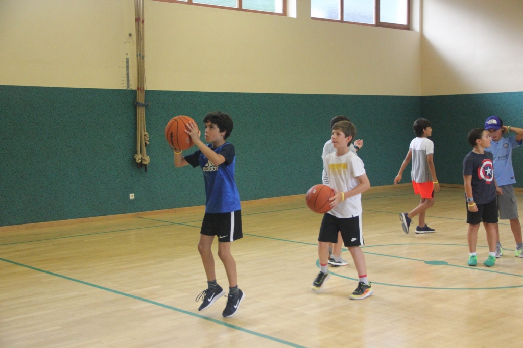 Village Camps International Summer Camp Zell am See, Austria 2025-07-26 https://www.villagecamps.com/journals_admin/images/2169-6888-IMG_8955.jpg