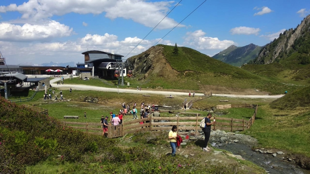 Village Camps International Summer Camp Zell am See, Austria 2025-07-26 https://www.villagecamps.com/journals_admin/images/2174-1785-bc32c2a0-1d73-49a1-8807-ca30b70cc6ae.jpg