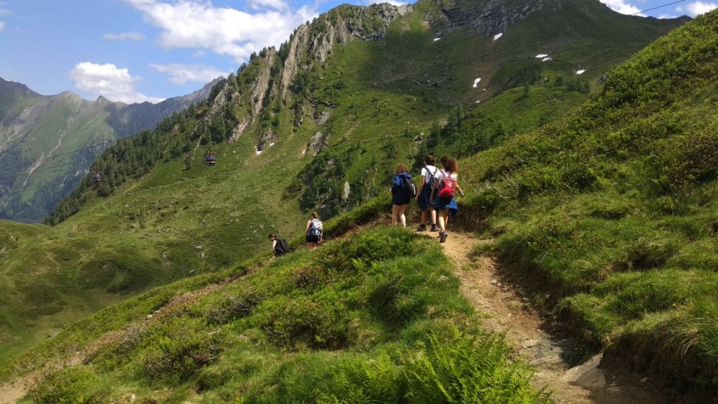 Village Camps International Summer Camp Zell am See, Austria 2025-07-26 https://www.villagecamps.com/journals_admin/images/2174-1864-58509b0c-98cf-456d-af19-69e72553d5bd.jpg