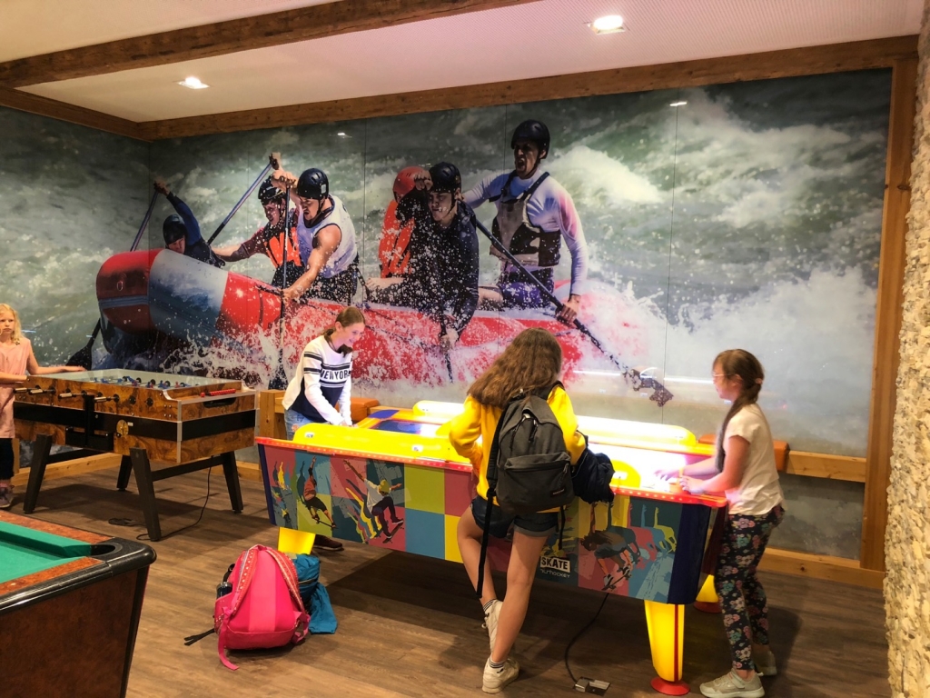 Village Camps International Summer Camp Zell am See, Austria 2025-07-26 https://www.villagecamps.com/journals_admin/images/2175-8002-IMG_4622.jpg