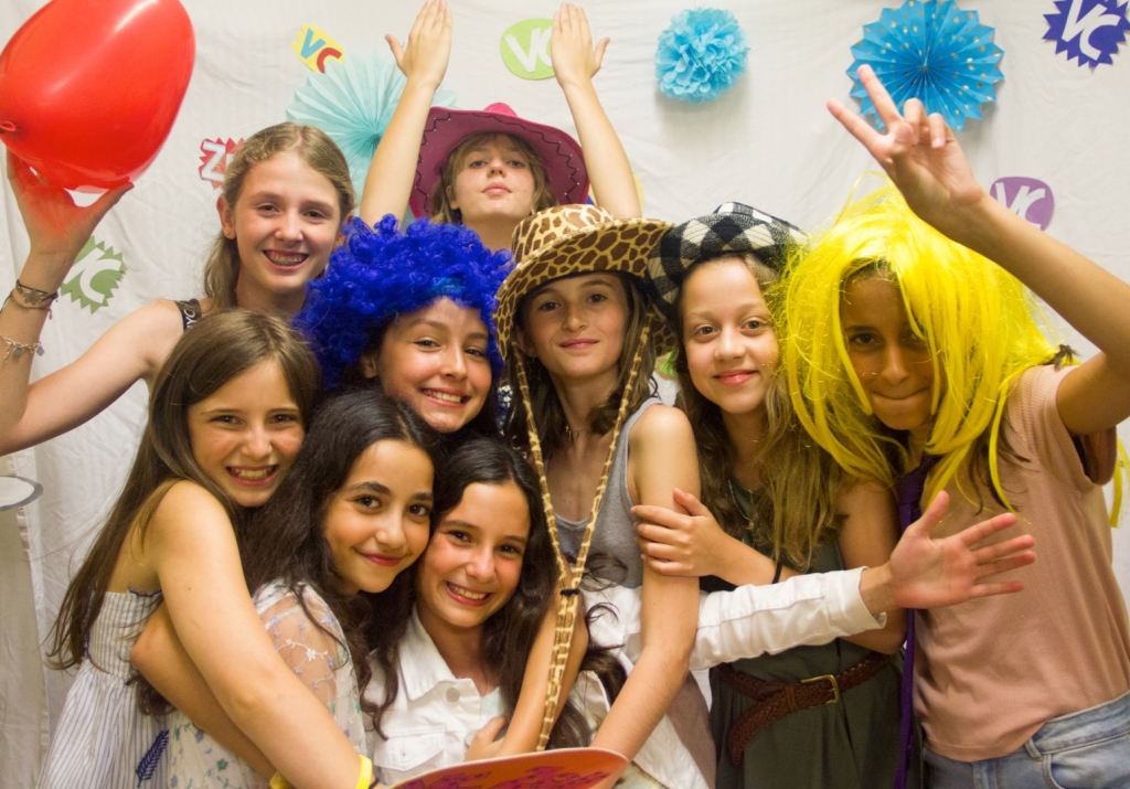 Village Camps International Summer Camp Zell am See, Austria 2025-07-26 https://www.villagecamps.com/journals_admin/images/2180-4845-VC120719-61.jpg