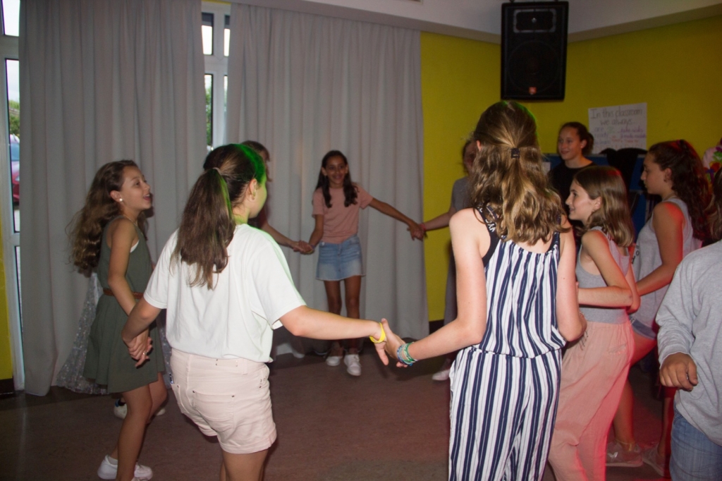 Village Camps International Summer Camp Zell am See, Austria 2026-07-05 https://www.villagecamps.com/journals_admin/images/2180-4856-VC120719-66.jpg