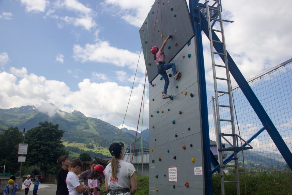Village Camps International Summer Camp Zell am See, Austria 2025-07-26 https://www.villagecamps.com/journals_admin/images/2240-5457-VC160719-8.jpg