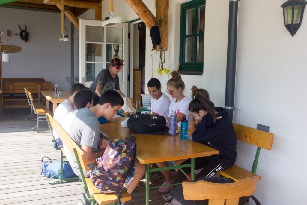 Village Camps International Summer Camp Zell am See, Austria 2025-07-26 https://www.villagecamps.com/journals_admin/images/2244-7736-VC200719-16.jpg