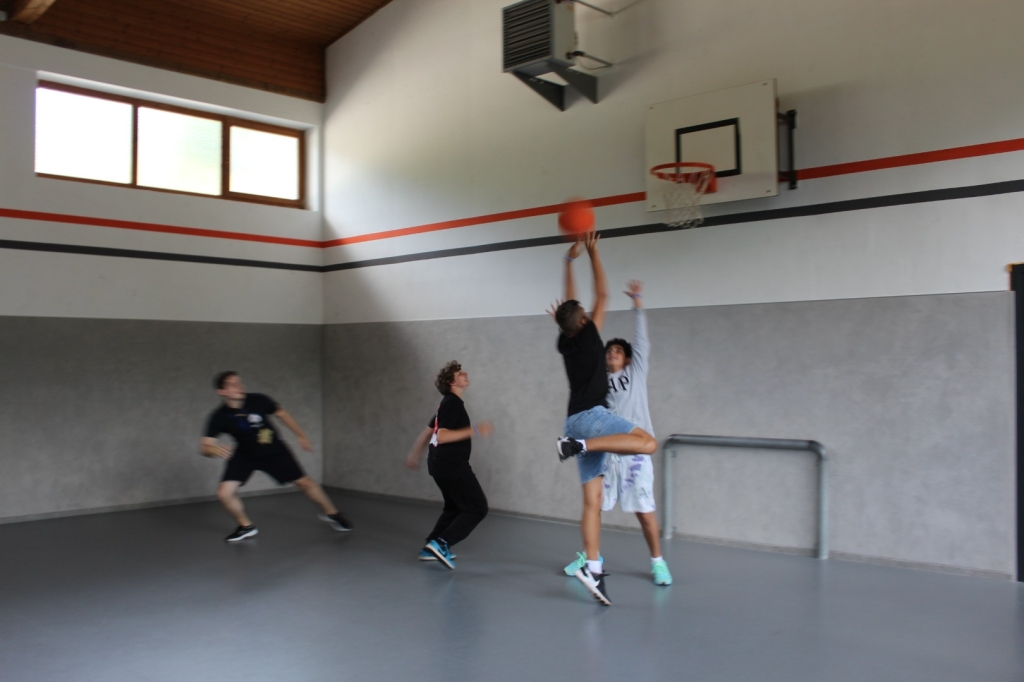 Village Camps International Summer Camp Zell am See, Austria 2025-07-26 https://www.villagecamps.com/journals_admin/images/2446-2749-IMG_0142.jpg